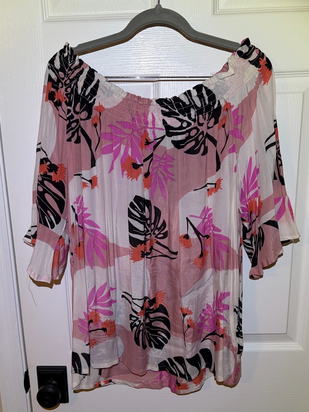 NWOT Masai Off The Shoulder Tropical Floral Top in Pink and Black. Size Large